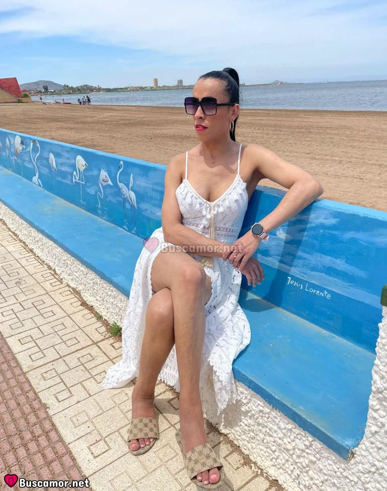 613660869 - Soy Bruna, buscando momentos inolvidables en Huelva glamuroza.