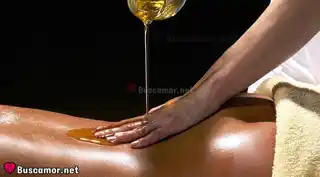 677387835 - Soy masajista en Lleida, busco conectar y brindar relax total a quien lo necesit.
