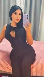 607255497 - Camine por el parque y senti la brisa en mi cara.