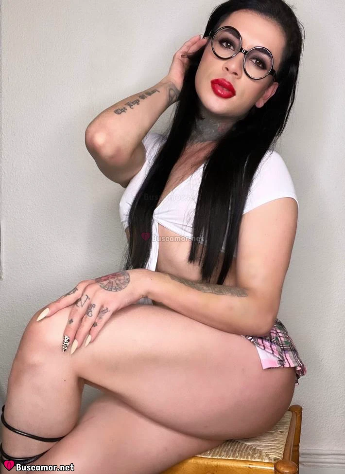 624146884 - Lana colombiana guapa y simpática.