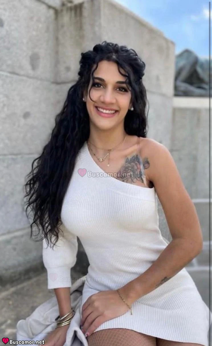 658611525 - KIMBERLY MOON BUSCA UN AMOR LOCO 🌙💕
