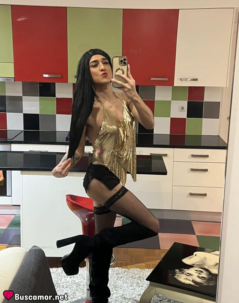 697897854 - SAMANTA MIKAELA DE LA ROCHE