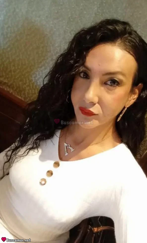 671058462 - Viviana ama el lujo.