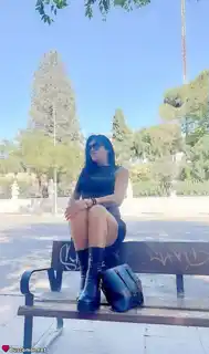 641460930 - Soy yo, en Madrid, soy super femenina y latina.