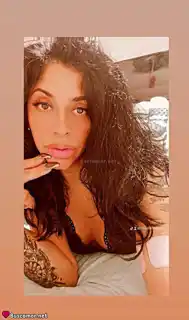 641460930 - Soy yo, en Madrid, soy super femenina y latina.