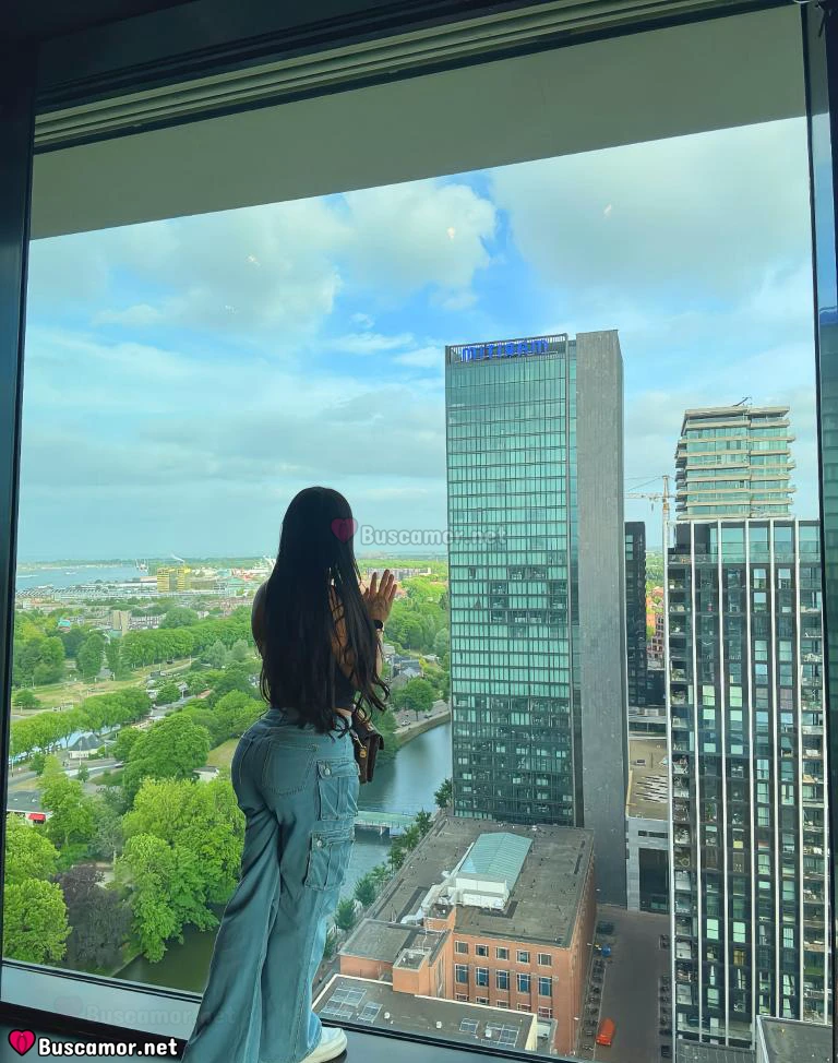 687257003 - Trans latina , Speak English&Spanish