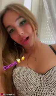 672350793 - Bella real super femenina cariñosa