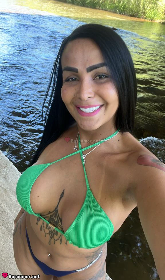 604366192 - Maia busca amor y conexión.