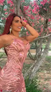 603338368 - Katalina demuestra su fuerzha hoy sailor.