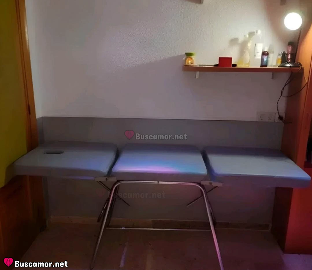 600606637 - Soy Laura Española, me encanta el ambiente de El Teatro de la Rambleta, busco conexiones auténticas