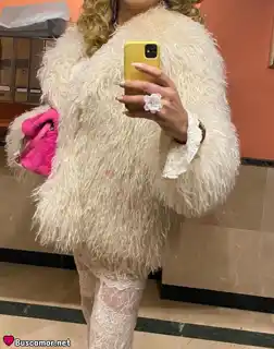 613383981 - Soy Silvia, busco risa y aventura.