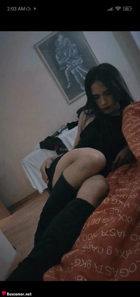 611330174 - Sofia fox busco algo divertido.