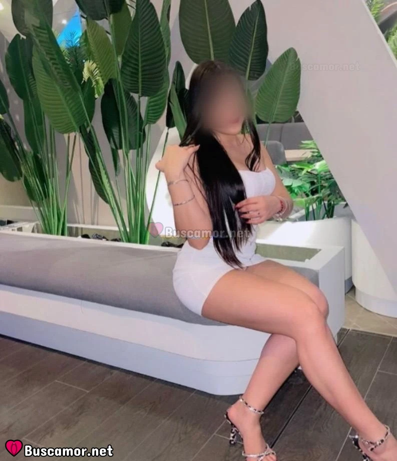 613930530 - Soy Luciana, me encanta dar masajes en camilla.