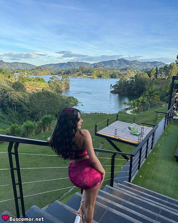 602572798 - Gabriela Reyes es mega linda.