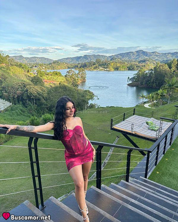602572798 - Gabriela Reyes es mega linda.